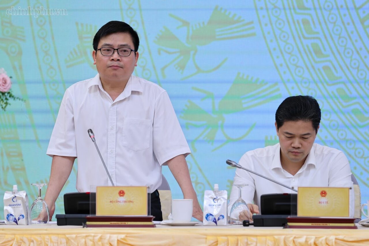 Thứ trưởng Bộ Công Thương Trương Thanh Hoài tại Họp báo Chính phủ thường kỳ tháng 9/2026